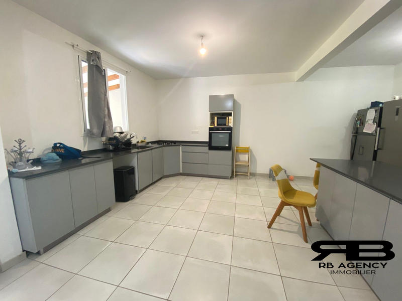 Appartement - 82 m² - 3 pièces