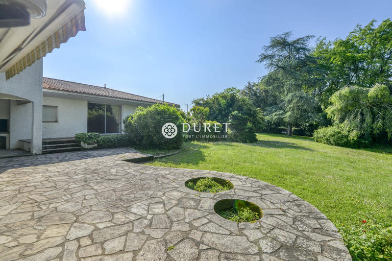 Villa - 236 m² - 8 pièces