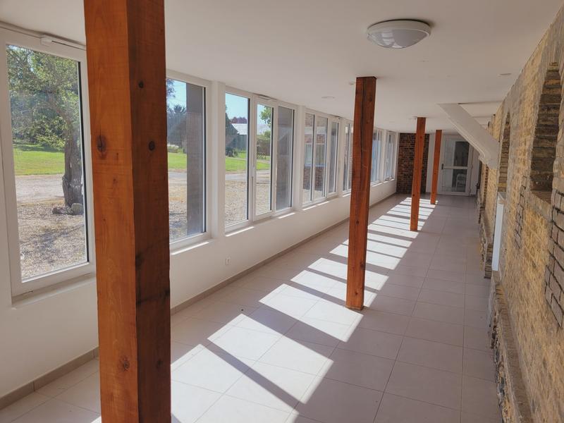 Château - 1 327 m² - 50 pièces