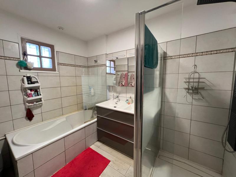 Maison - 90 m² - 3 pièces