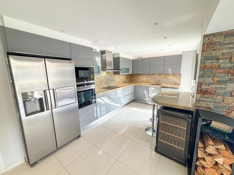 Appartement - 110 m² - 3 pièces