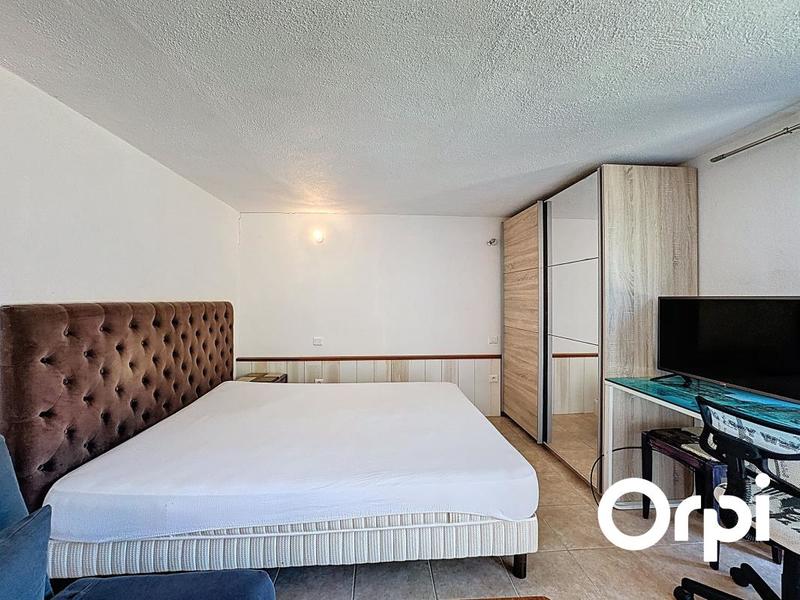 Maison - 239 m² - 8 pièces