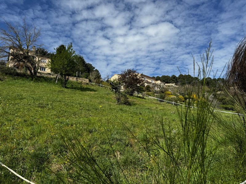 Terrain - 2 090 m²