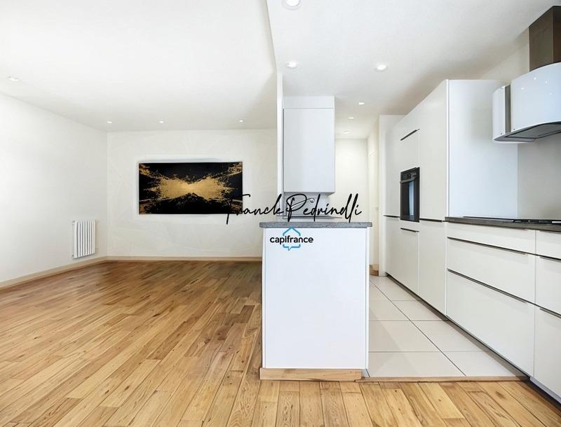 Appartement - 82 m² - 4 pièces