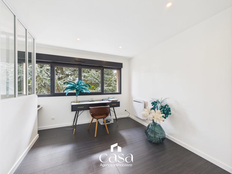 Maison traditionnelle - 208 m² - 9 pièces