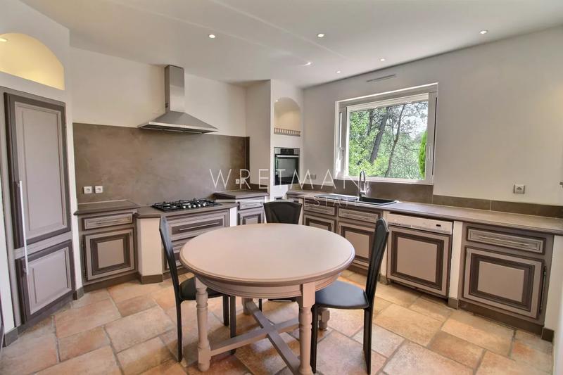 Villa - 230 m² - 6 pièces