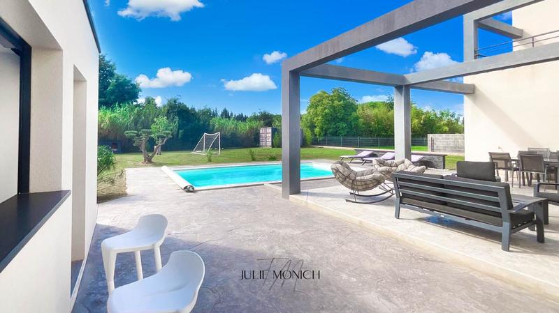 Villa - 206 m² - 5 pièces