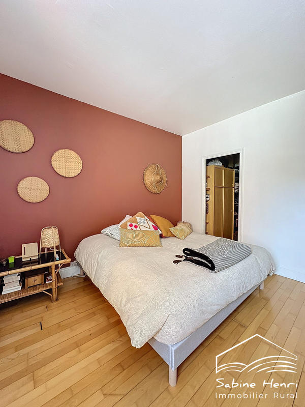 Maison - 750 m² - 22 pièces