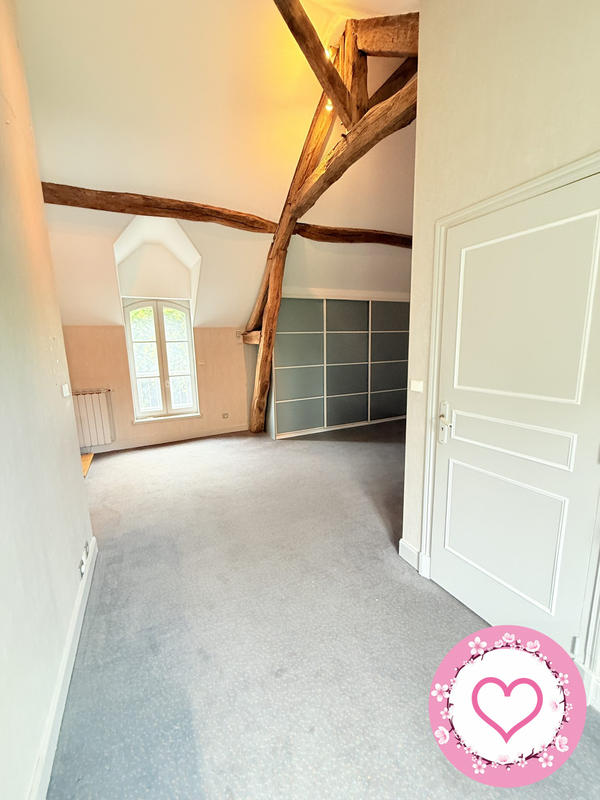 Maison - 343 m² - 13 pièces