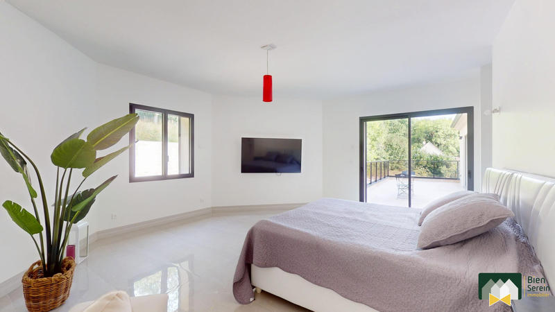 Villa - 315 m² - 8 pièces