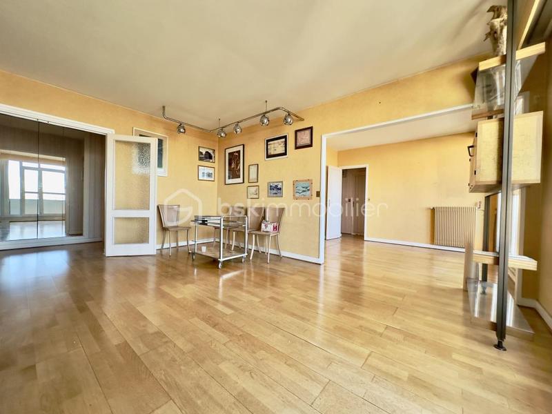 Appartement - 97 m² - 5 pièces
