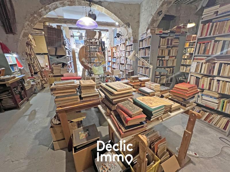 Atelier d'activités - 210 m² - 6 pièces