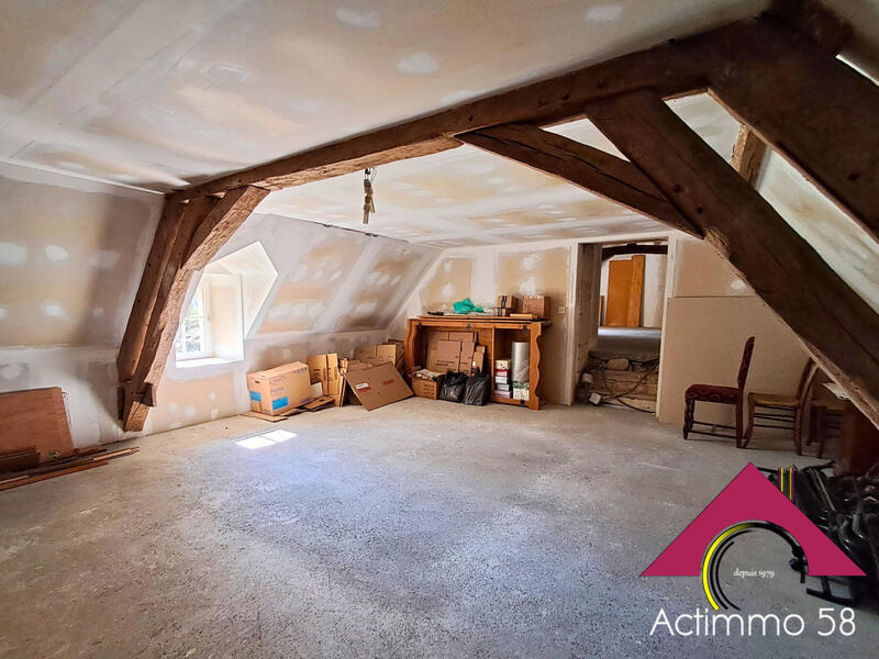 Maison - 280 m² - 7 pièces