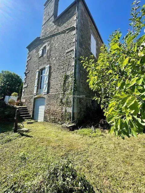 Maison - 227 m² - 7 pièces