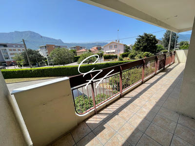 Appartement - 96 m² - 5 pièces