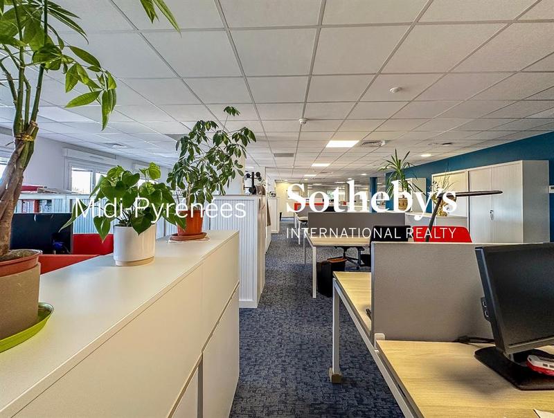 Local d'activités - 4 564 m²
