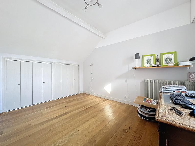 Maison - 220 m² - 9 pièces