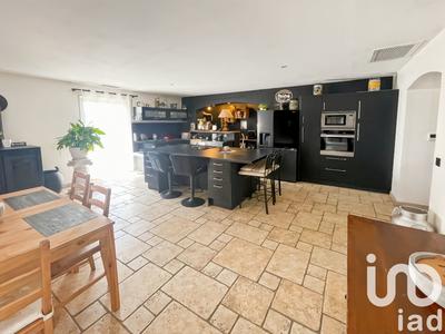 Maison - 227 m² - 7 pièces