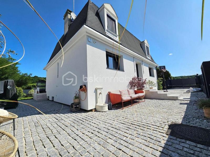 Pavillon - 151 m² - 7 pièces