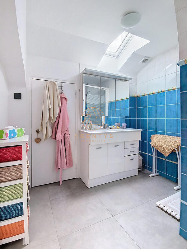 Maison - 153 m² - 7 pièces