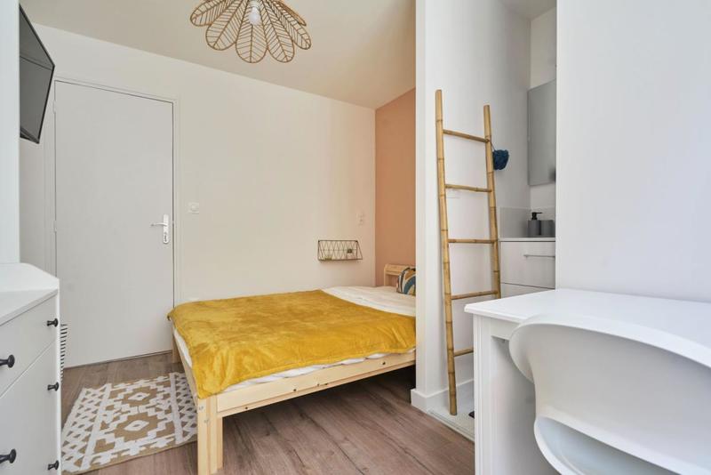 Appartement - 140 m² - 8 pièces