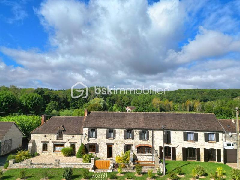 Maison - 335 m² - 14 pièces