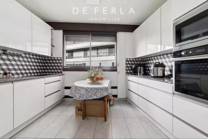 Appartement - 93 m² - 3 pièces