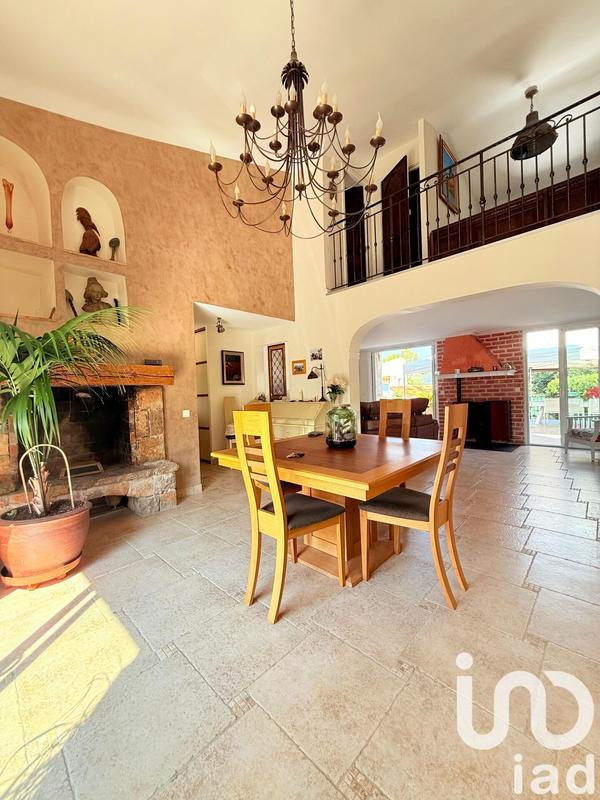 Appartement - 245 m² - 7 pièces