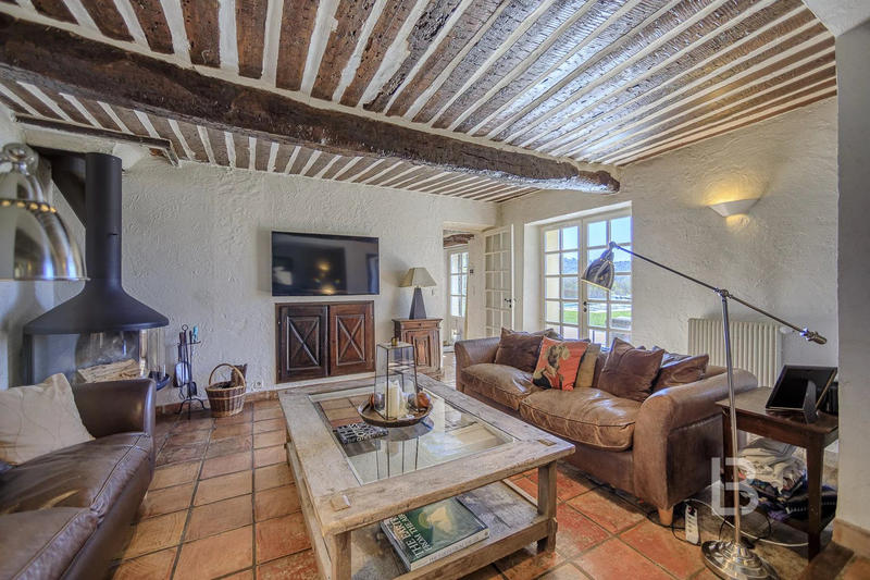 Maison - 213 m² - 7 pièces