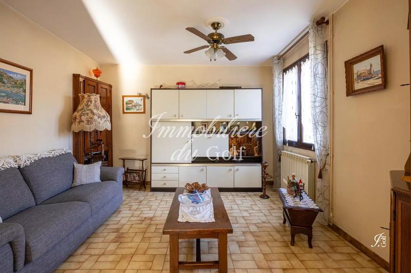 Maison - 213 m² - 12 pièces