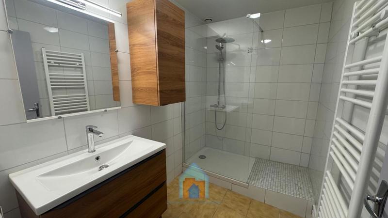 Maison ancienne - 257 m² - 10 pièces