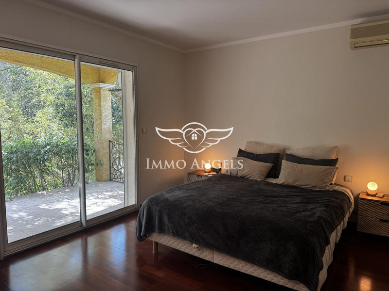 Maison - 170 m² - 5 pièces