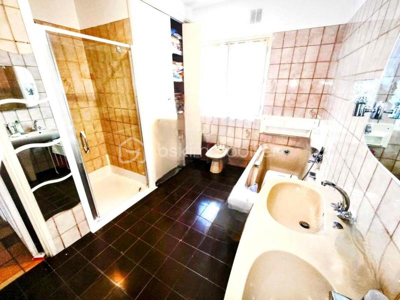 Villa - 230 m² - 10 pièces