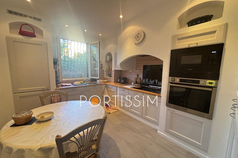 Appartement - 99 m² - 4 pièces