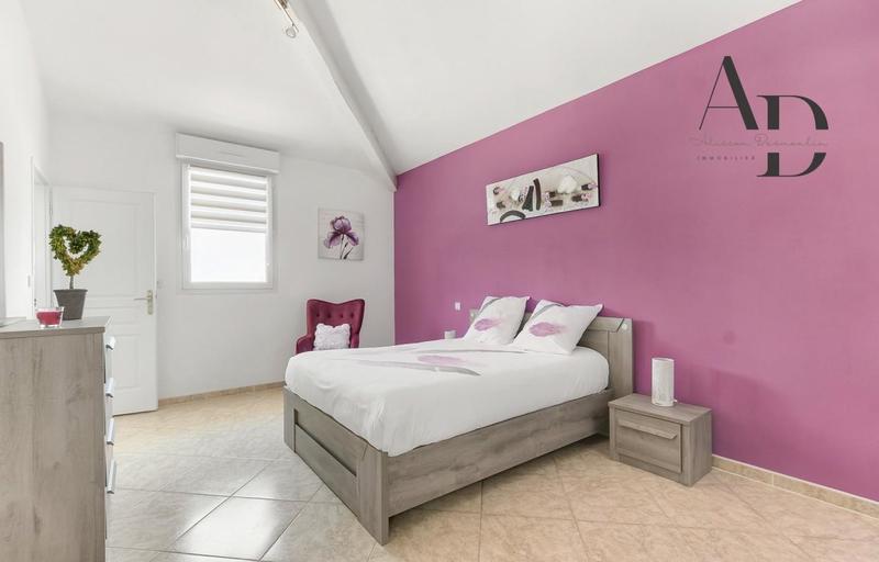 Maison - 285 m² - 7 pièces