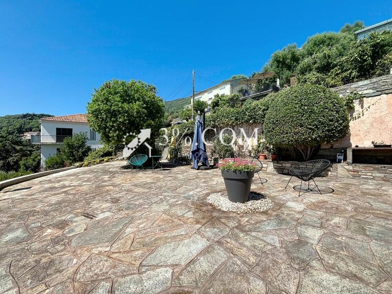 Maison - 165 m² - 7 pièces