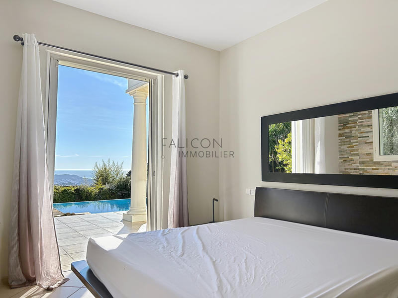 Villa - 200 m² - 6 pièces