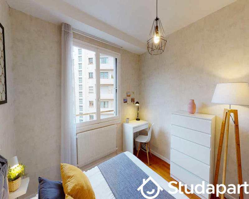 Chambre - 70 m² - 1 pièce