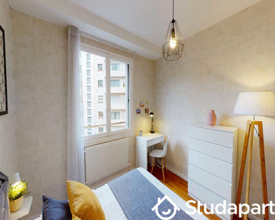 Chambre - 70 m² - 1 pièce