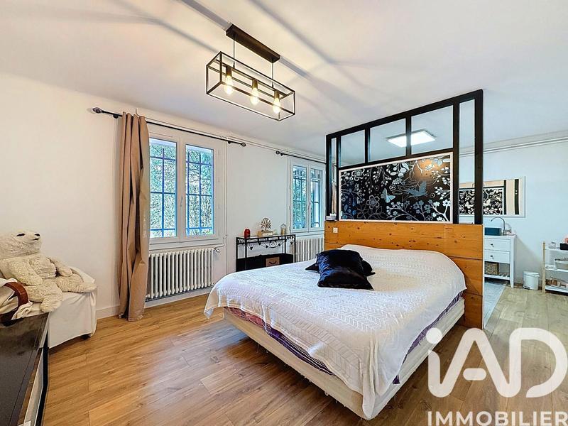 Maison - 197 m² - 8 pièces