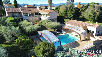 Maison traditionnelle - 311 m² - 11 pièces