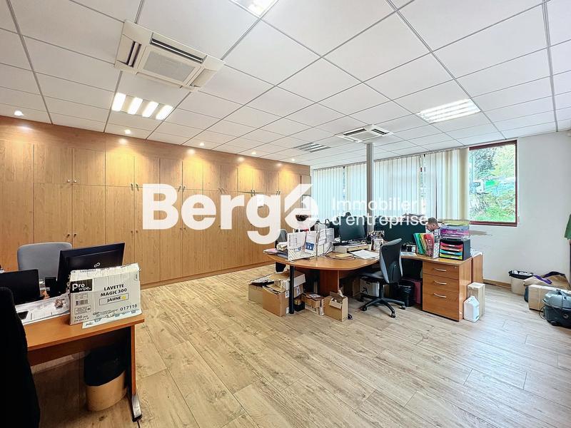 Entrepôt - 1 232 m²