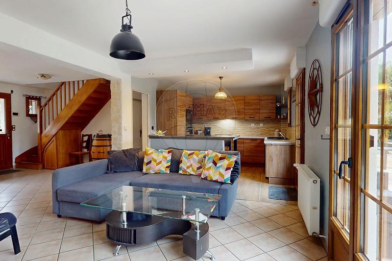 Maison - 157 m² - 7 pièces