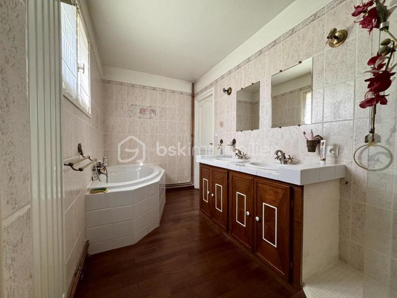 Demeure - 170 m² - 7 pièces