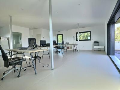 Bureau - 81 m²