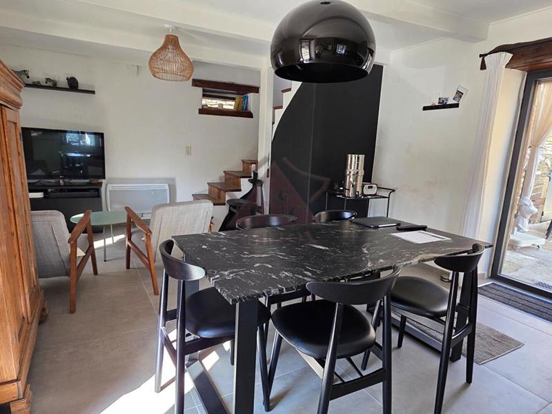 Demeure - 151 m² - 5 pièces