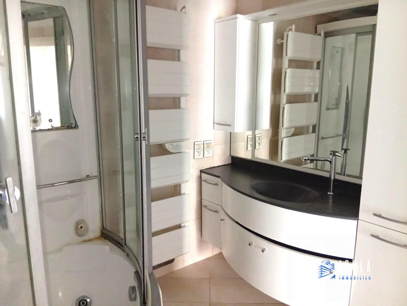 Appartement - 79 m² - 4 pièces