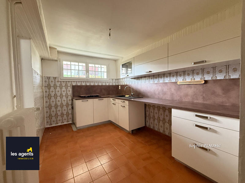 Maison - 260 m² - 9 pièces