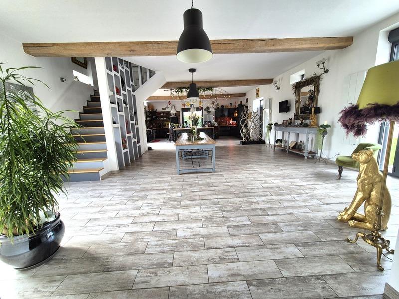 Propriété - 440 m² - 11 pièces