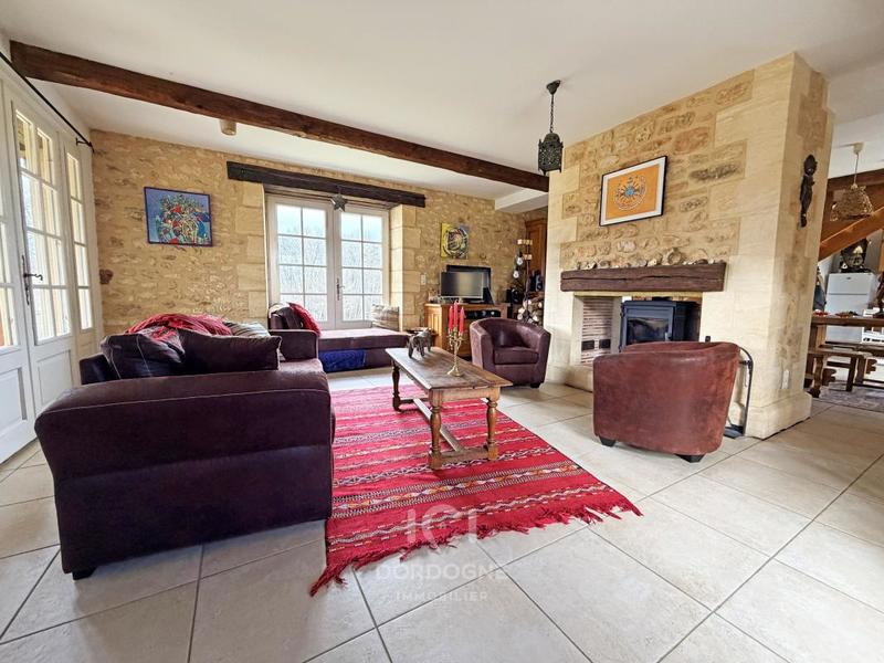 Maison - 329 m² - 2 pièces
